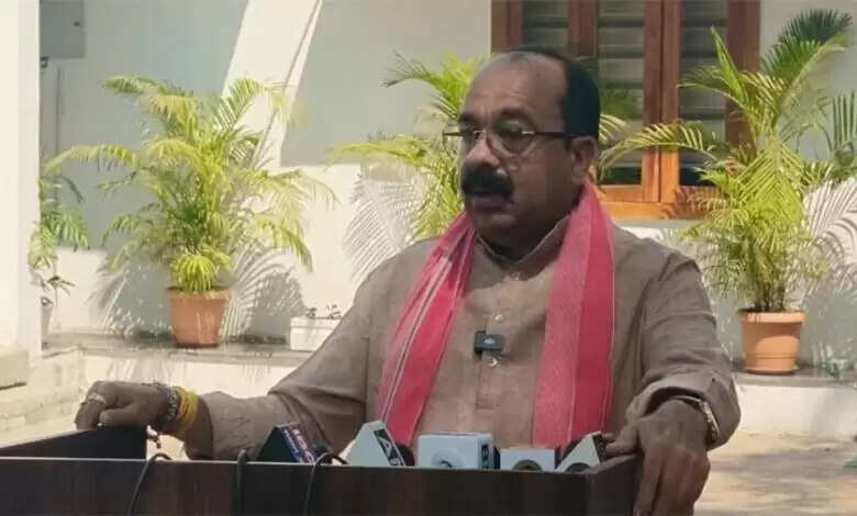 भ्रष्टाचार के खिलाफ सख्त कदम: उप मुख्यमंत्री अरुण साव ने तीन अधिकारियों को निलंबित किया