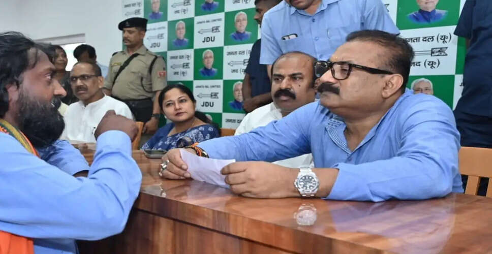 बिहार सरकार की सुरक्षा कम करने के फैसले पर लालू प्रसाद का आरोप, जदयू ने किया खंडन
