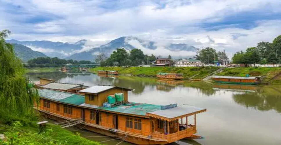 श्रीनगर में सर्दियों की शुरुआत, तापमान 0.2 डिग्री सेल्सियस तक गिरा