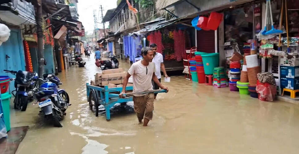 असम में बाढ़ की स्थिति गंभीर, 5.6 लाख लोग प्रभावित