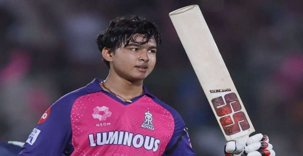 आर्यवीर सहवाग की शानदार बैटिंग ने मचाई धूम