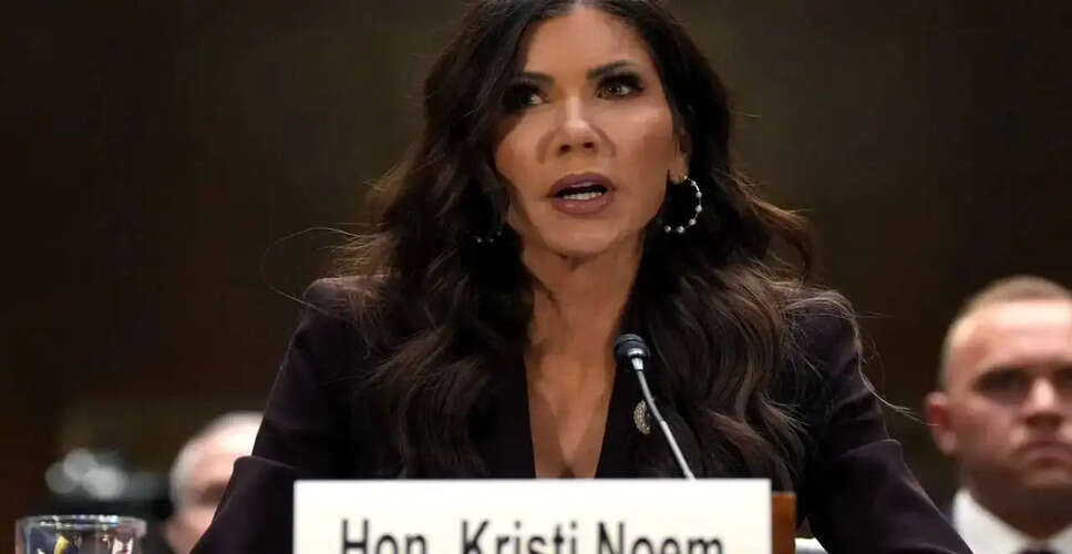 डोनाल्ड ट्रंप ने क्रिस्टी नोम की DHS से विदाई की घोषणा की