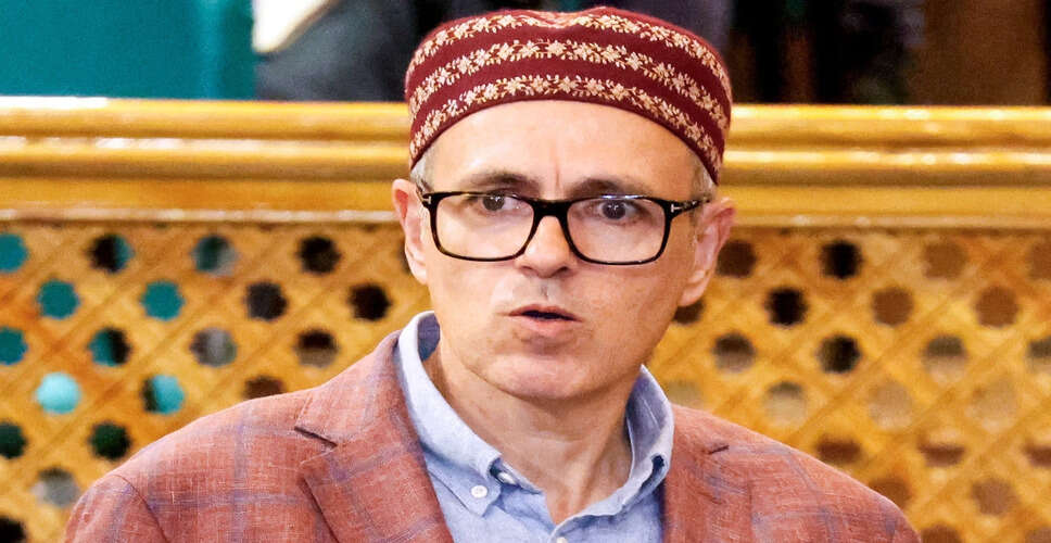 उमर अब्दुल्ला ने शिक्षकों की बर्खास्तगी पर उठाए सवाल