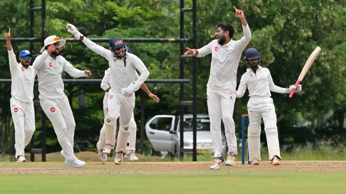 गुजरात के सिद्धार्थ देसाई ने रणजी ट्रॉफी में मचाई धूम, अश्विन की कमी को किया पूरा
