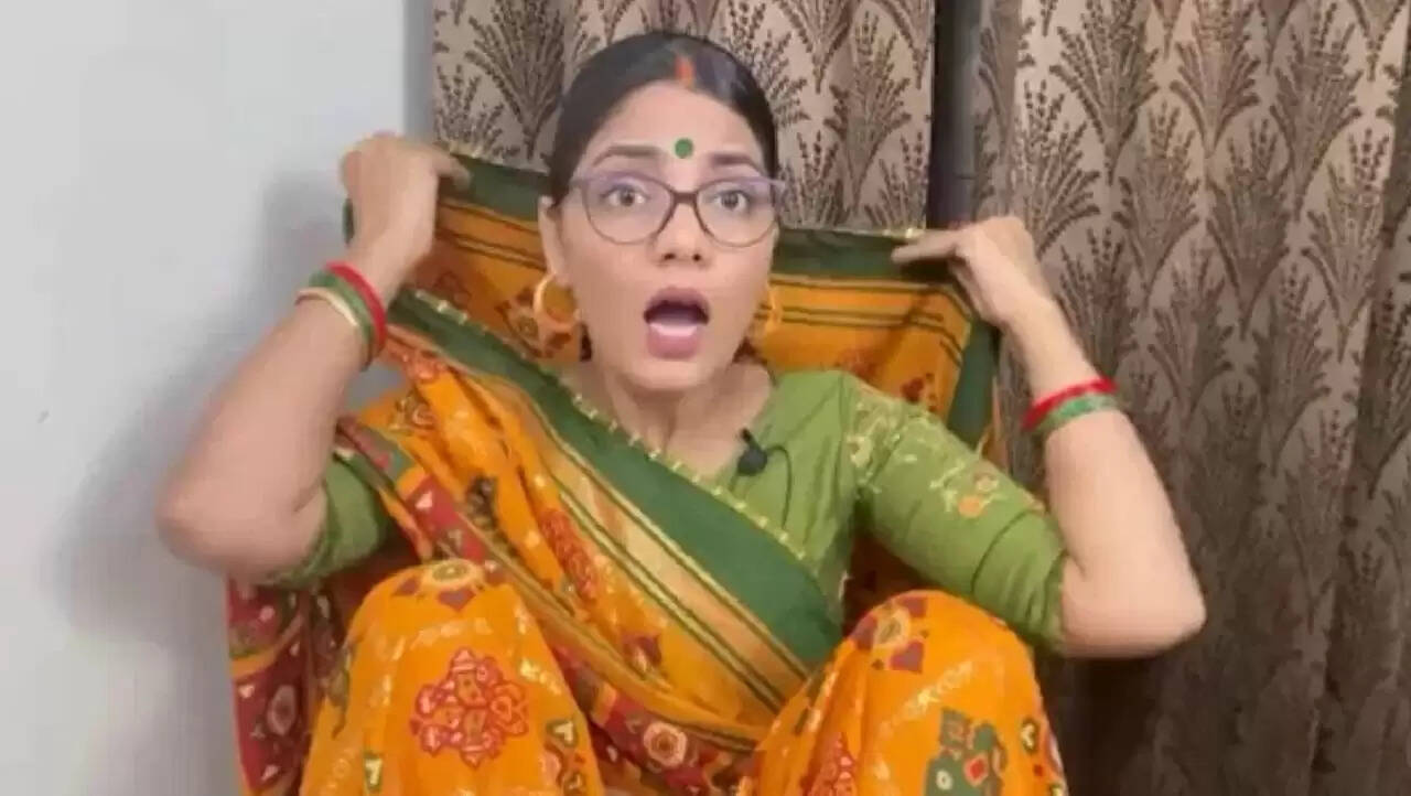 सुप्रीम कोर्ट ने नेहा सिंह राठौर को दिया बड़ा झटका, FIR बरकरार