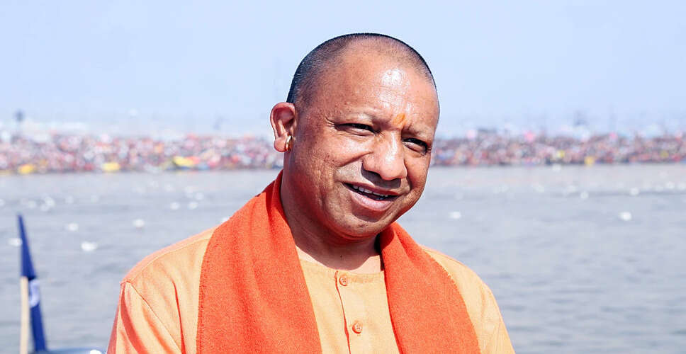 योगी आदित्यनाथ ने महात्मा गांधी की पुण्यतिथि पर श्रद्धांजलि अर्पित की