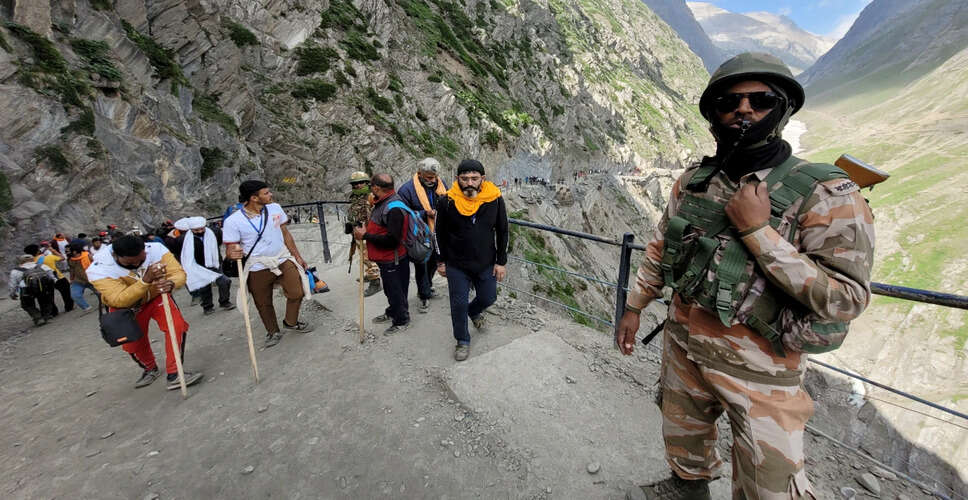 अमरनाथ यात्रा की शुरुआत, पहले दिन 12 हजार तीर्थयात्री पहुंचे