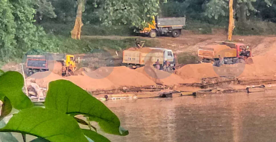 कुलसी नदी में अवैध बालू खनन से पर्यावरण पर संकट