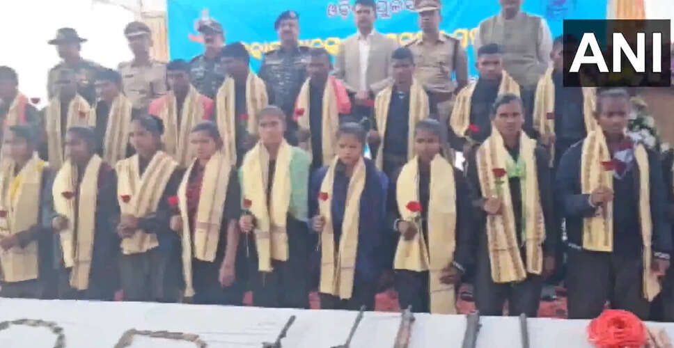 ओडिशा में 22 नक्सलियों का आत्मसमर्पण, डीजीपी ने की मुख्यधारा में शामिल होने की अपील