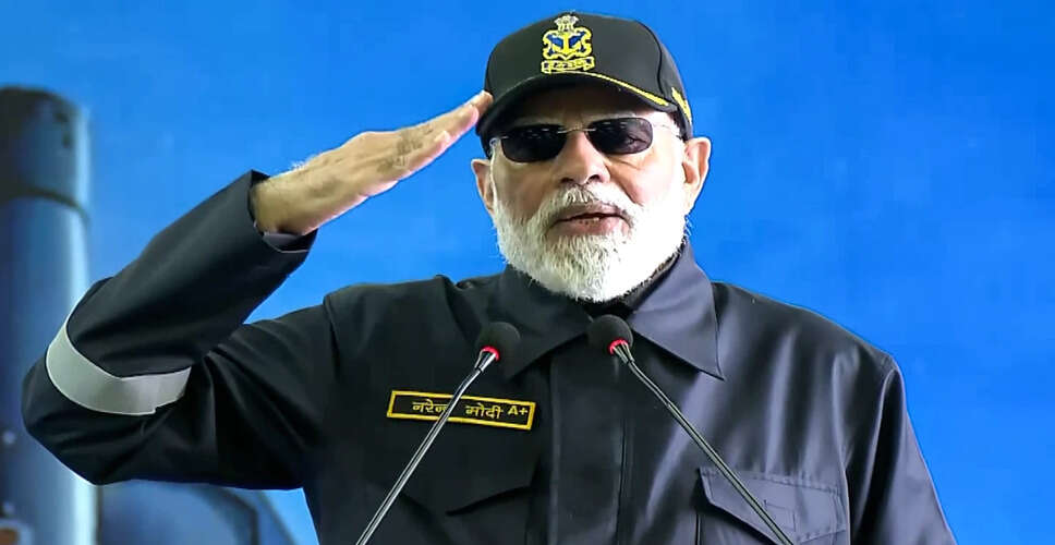 प्रधानमंत्री मोदी ने नौसेना दिवस पर भारतीय नौसेना को दी बधाई