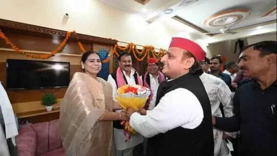 बिहार चुनाव परिणामों पर सपा नेता का तीखा बयान: 'यह वोट की चोरी नहीं, डकैती थी'