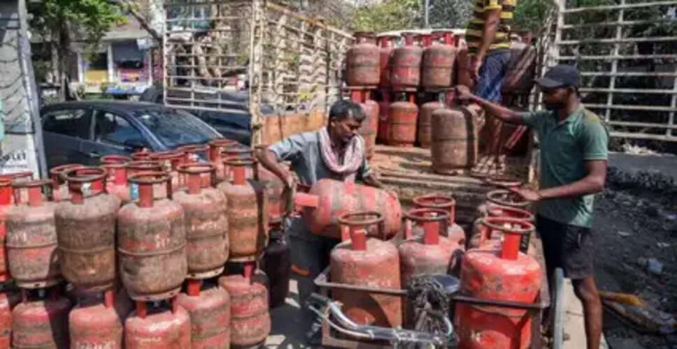 राज्य में पेट्रोलियम उत्पादों की कोई कमी नहीं, खाद्य आयुक्त का बयान