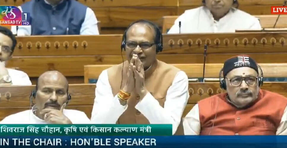 कृषि मंत्री शिवराज सिंह चौहान ने मुहर्रम पर जम्मू-कश्मीर में पानी वितरित किया