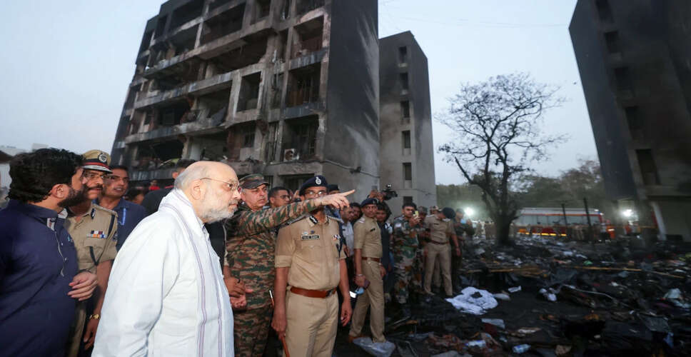 एयर इंडिया विमान दुर्घटना: 241 लोगों की मौत, एक ही जीवित बचा