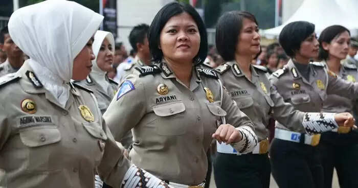इंडोनेशिया में महिलाओं के लिए पुलिस बनने की प्रक्रिया: एक विवादास्पद सत्य