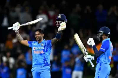भारत के बल्लेबाज सूर्यकुमार यादव ने आईसीसी टी20 क्रिकेटर ऑफ द ईयर का पुरस्कार जीता