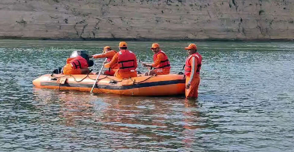 राजस्थान में बनास नदी में डूबने से आठ युवकों की मौत