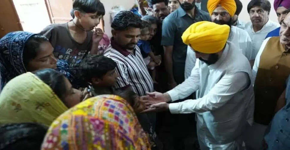 पंजाब में बाढ़ राहत कार्यों की समीक्षा करते मुख्यमंत्री भगवंत मान