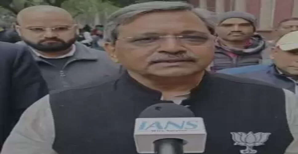 गलत काम नहीं किया तो क्यों डरते हैं केजरीवाल: सतीश उपाध्याय