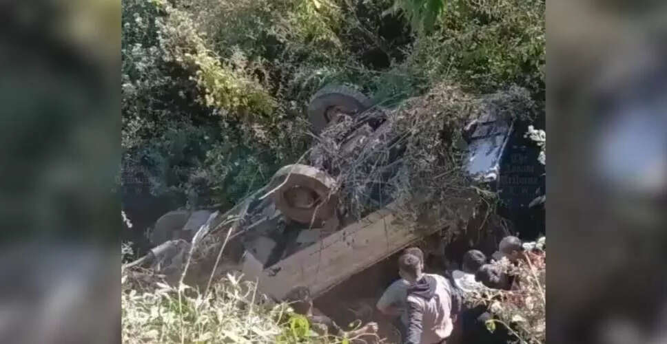 मणिपुर में सड़क दुर्घटना में चार लोगों की मौत