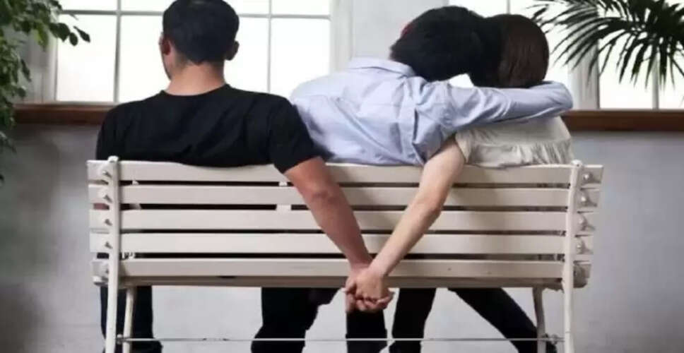 पति की हत्या: पत्नी ने प्रेमी के लिए किचन में बनाई कब्र
