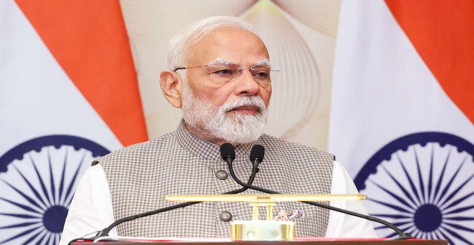 प्रधानमंत्री मोदी का मणिपुर दौरा: भारी बारिश और राजनीतिक प्रतिक्रियाएँ