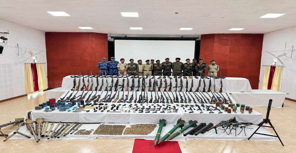 मणिपुर में अवैध हथियारों पर बड़ी कार्रवाई, 155 आग्नेयास्त्र और 1,652 गोलियां बरामद