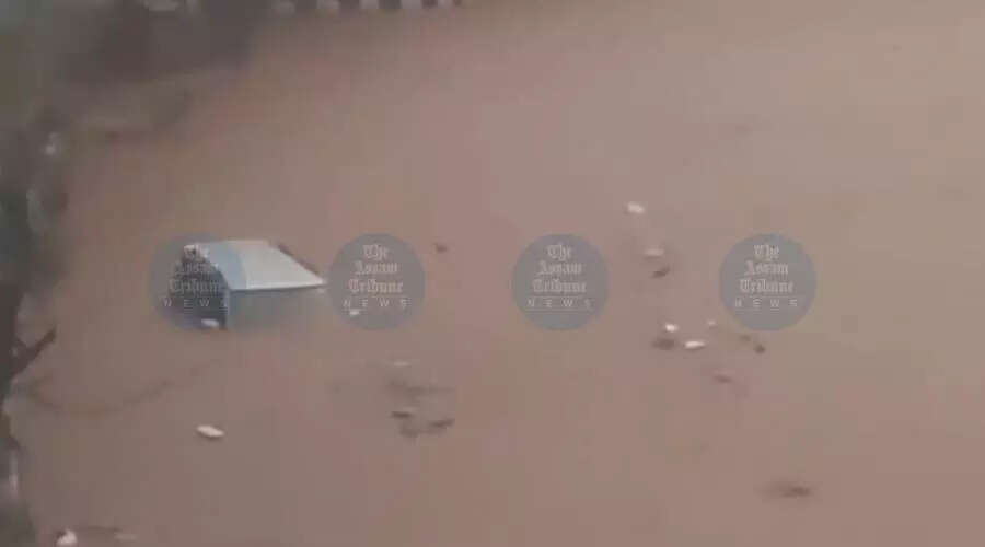 जोराबाट में भारी बारिश से बाढ़ का कहर, एक की मौत