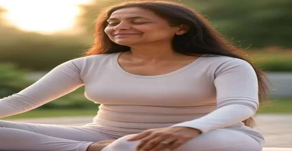 बढ़ती उम्र में झुर्रियों को कहें बाय-बाय, इन योगासनों से लौटेगा चेहरे का निखार