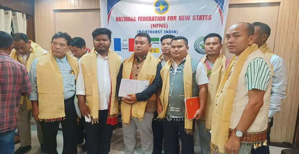 दिल्ली में अलग राज्यों की मांग को लेकर आदिवासी समूहों का प्रदर्शन
