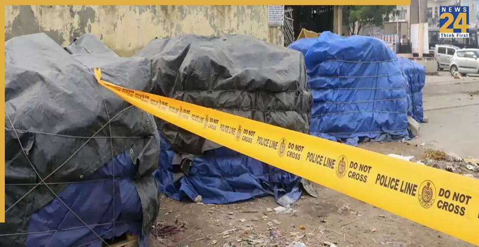 दिल्ली के अशोक विहार में सीवर की सफाई के दौरान जहरीली गैस से एक श्रमिक की मौत, तीन अस्पताल में भर्ती