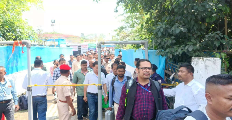 असम चुनाव 2026: मतदान की तैयारी में जुटे 1.5 लाख कर्मी