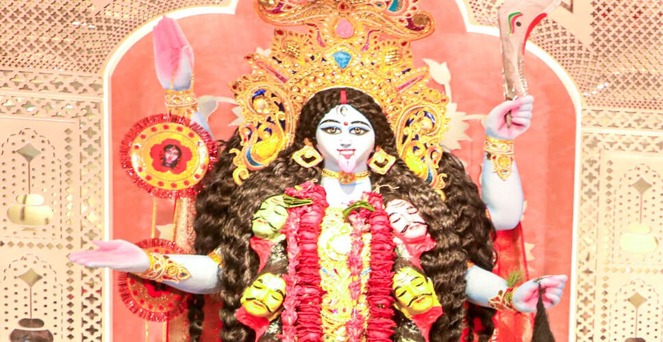 चेंबूर के काली मंदिर में देवी की मूर्ति को मदर मैरी के रूप में सजाने पर पुजारी गिरफ्तार