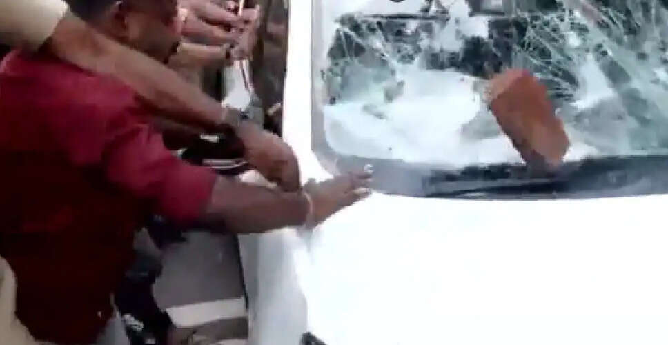 केरल में सीपीआई (एम) कार्यकर्ताओं का ईडी छापेमारी के खिलाफ विरोध प्रदर्शन