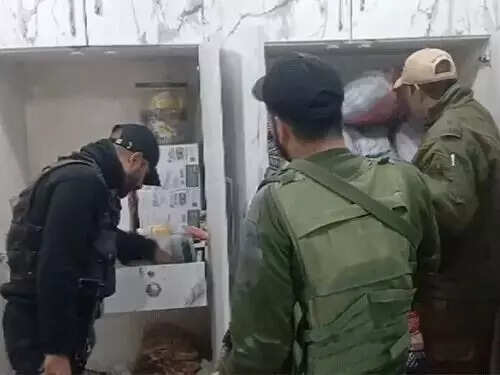 जम्मू-कश्मीर पुलिस ने आतंकवाद के बड़े षड्यंत्र का किया पर्दाफाश