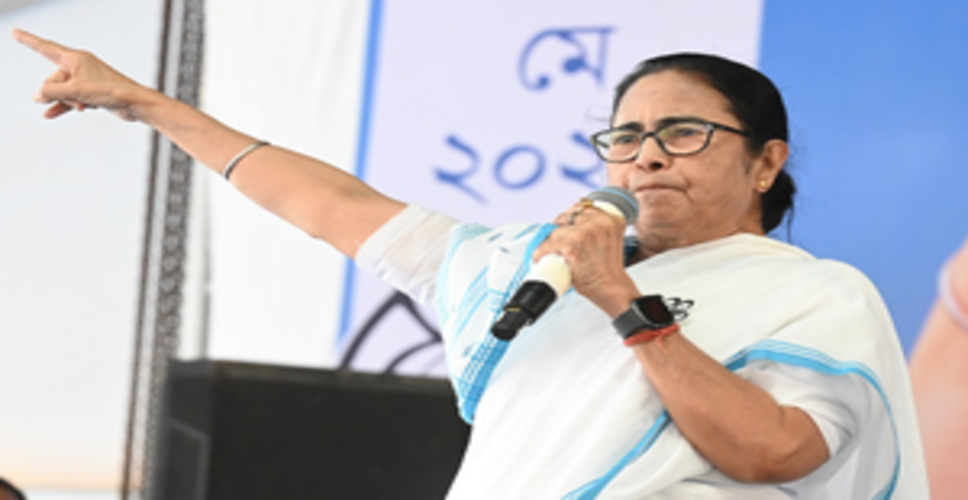 ममता बनर्जी ने बीजेपी-कांग्रेस-सीपीआई-एम को कहा 'नौकरी खाने वाले'