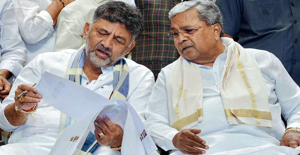 कर्नाटक कांग्रेस में सत्ता संघर्ष: शिवकुमार के MLA दिल्ली पहुंचे