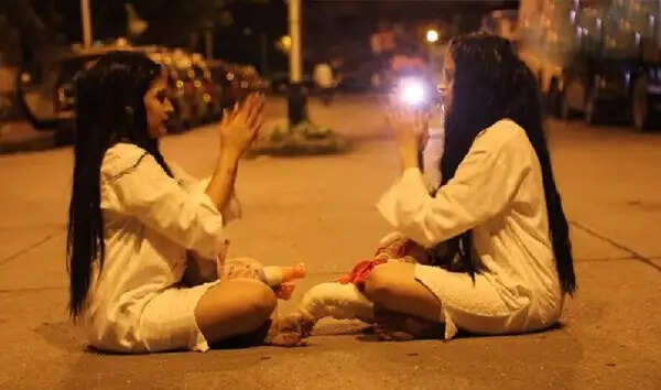 डरावने प्रैंक वीडियो ने सोशल मीडिया पर मचाई धूम