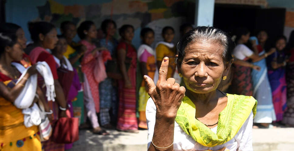 बिहार विधानसभा चुनाव: पहले चरण का मतदान शुरू, प्रमुख नेता मैदान में