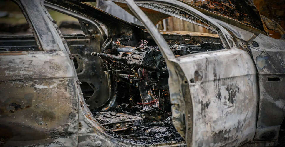 नोएडा में फैक्ट्री श्रमिकों के हिंसक प्रदर्शन से ट्रैफिक प्रभावित