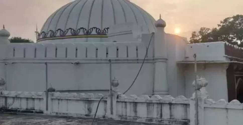 मध्य प्रदेश का रहस्यमयी बनेडिया जी मंदिर: बिना नींव के खड़ा चमत्कार