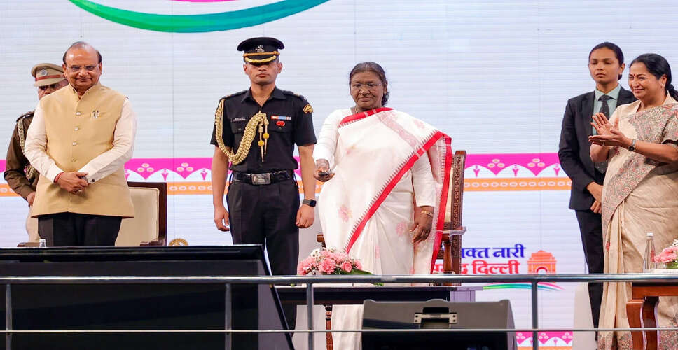 दिल्ली में महिलाओं और ट्रांसजेंडरों के लिए मुफ्त बस यात्रा की नई योजना