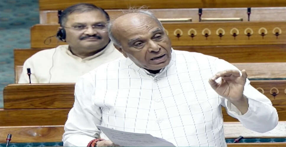 आंगनवाड़ी कार्यकर्ताओं के मानदेय और मातृत्व अवकाश पर सांसदों की मांग