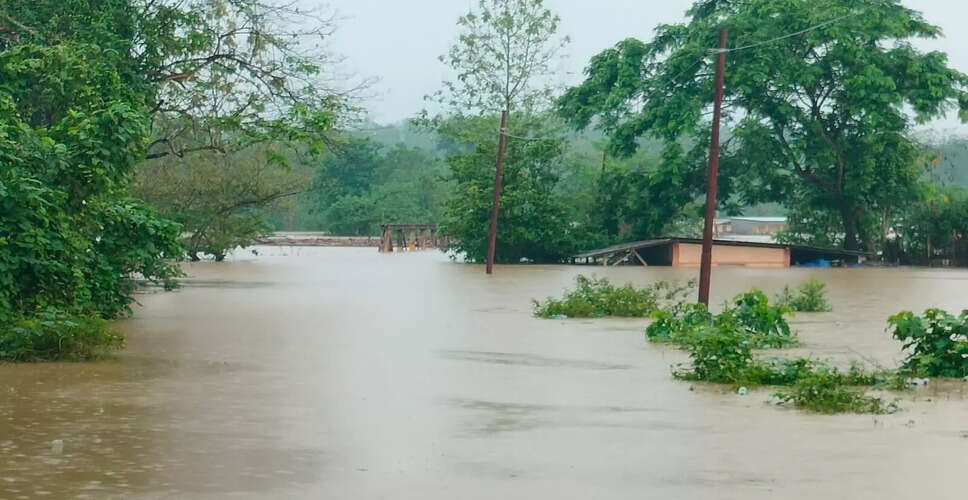 पूर्वोत्तर में बाढ़ की स्थिति गंभीर, 44 लोगों की मौत
