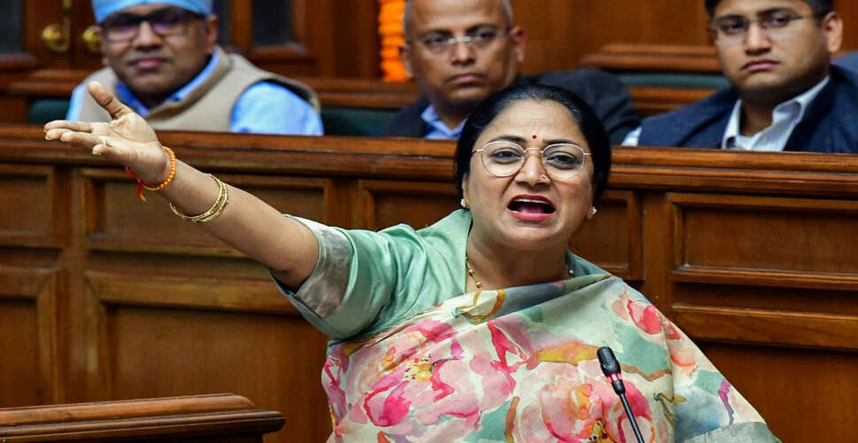 दिल्ली में दुर्गा पूजा का उद्घाटन समारोह: मुख्यमंत्री रेखा गुप्ता की उपस्थिति
