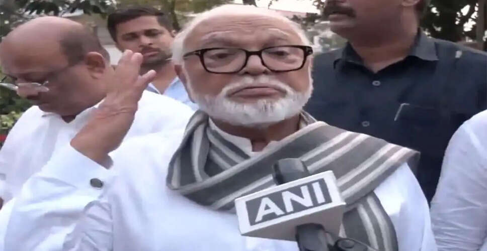 महाराष्ट्र में मंत्री छगन भुजबल का हेलीकॉप्टर हादसे से बचा