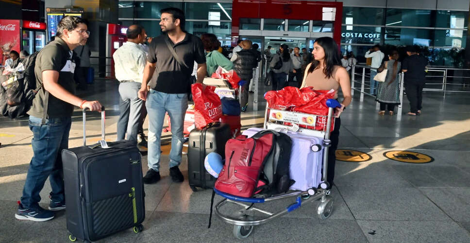 दिल्ली हवाई अड्डे पर तकनीकी खराबी से 800 उड़ानें प्रभावित