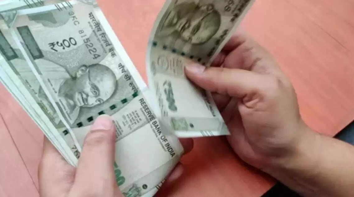 होलिका दहन पर धन और समृद्धि के लिए विशेष उपाय