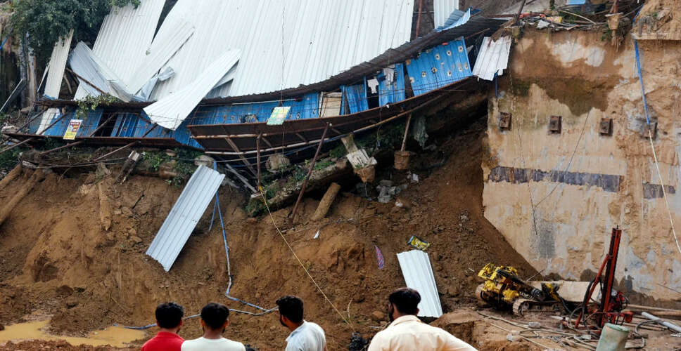 गौतमबुद्धनगर में निर्माणाधीन मकान की छत गिरने से चार मजदूरों की मौत