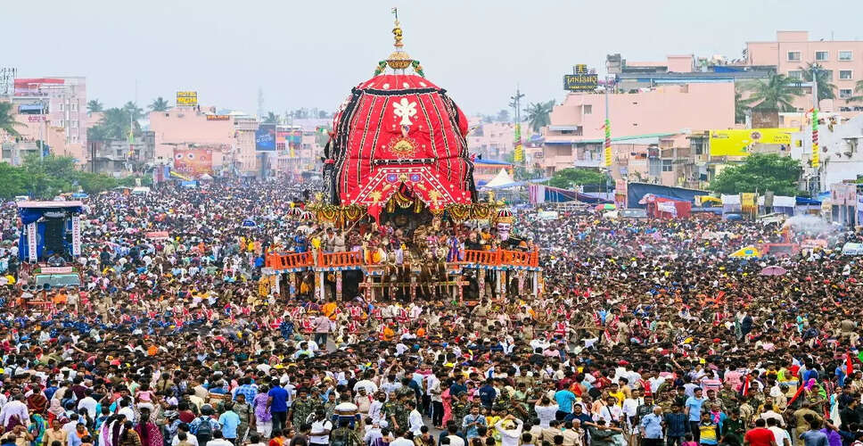पुरी में रथ यात्रा के दौरान मची भगदड़, तीन की मौत और 50 घायल